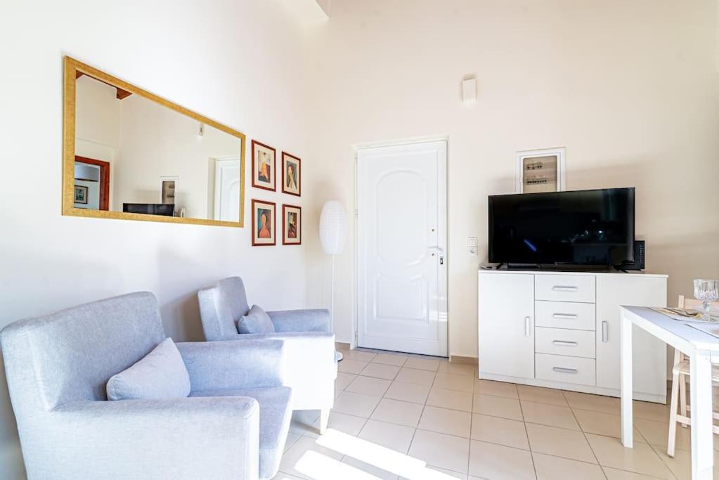 Cozy Apartment In The Heart Of City Center Heraklion  Bagian luar foto